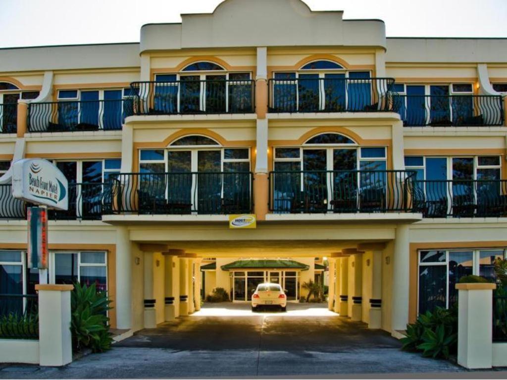 נאפייר Beachfront Motel מראה חיצוני תמונה