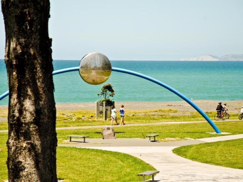 נאפייר Beachfront Motel מראה חיצוני תמונה