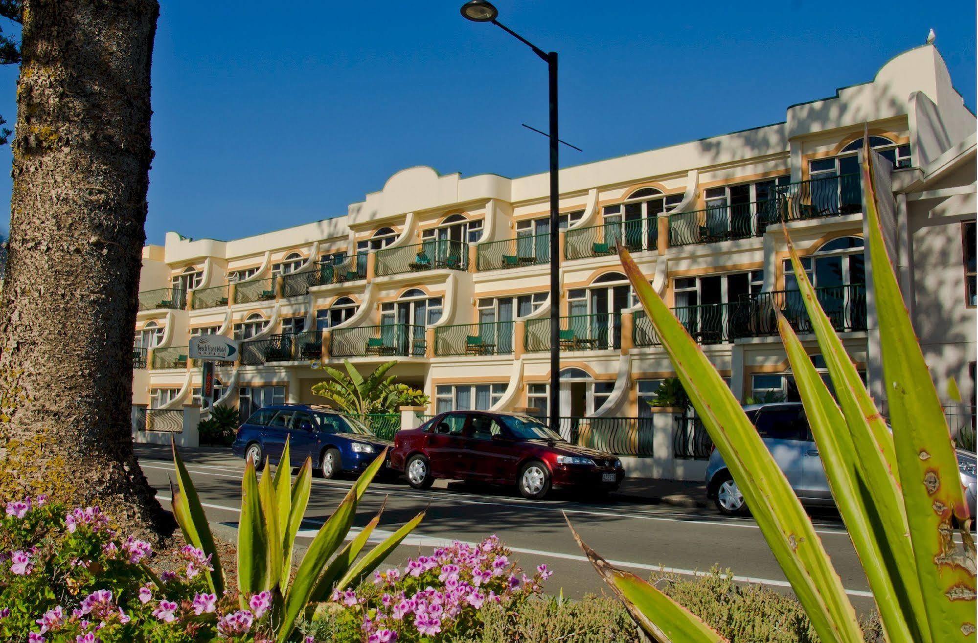 נאפייר Beachfront Motel מראה חיצוני תמונה