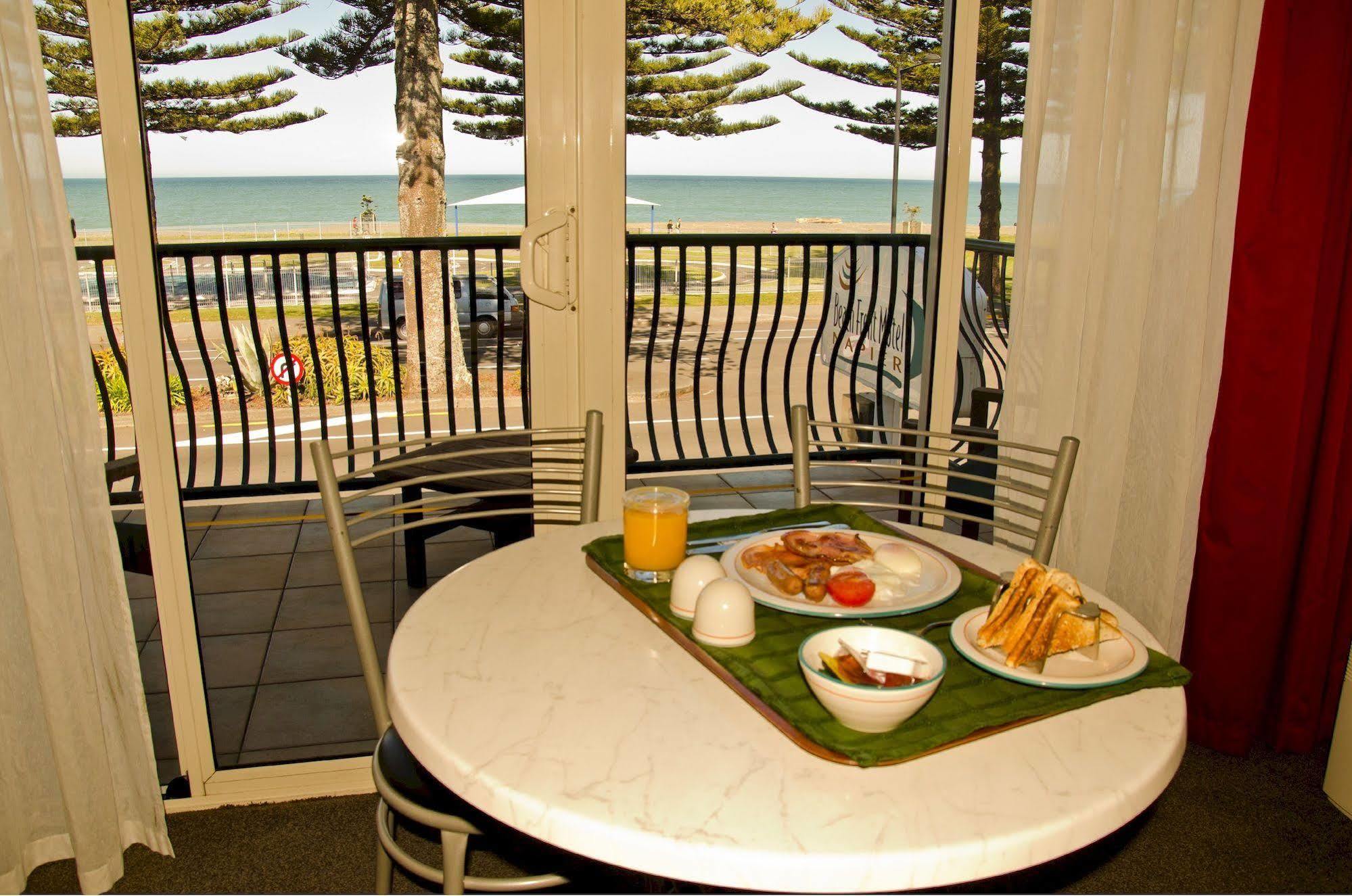 נאפייר Beachfront Motel מראה חיצוני תמונה