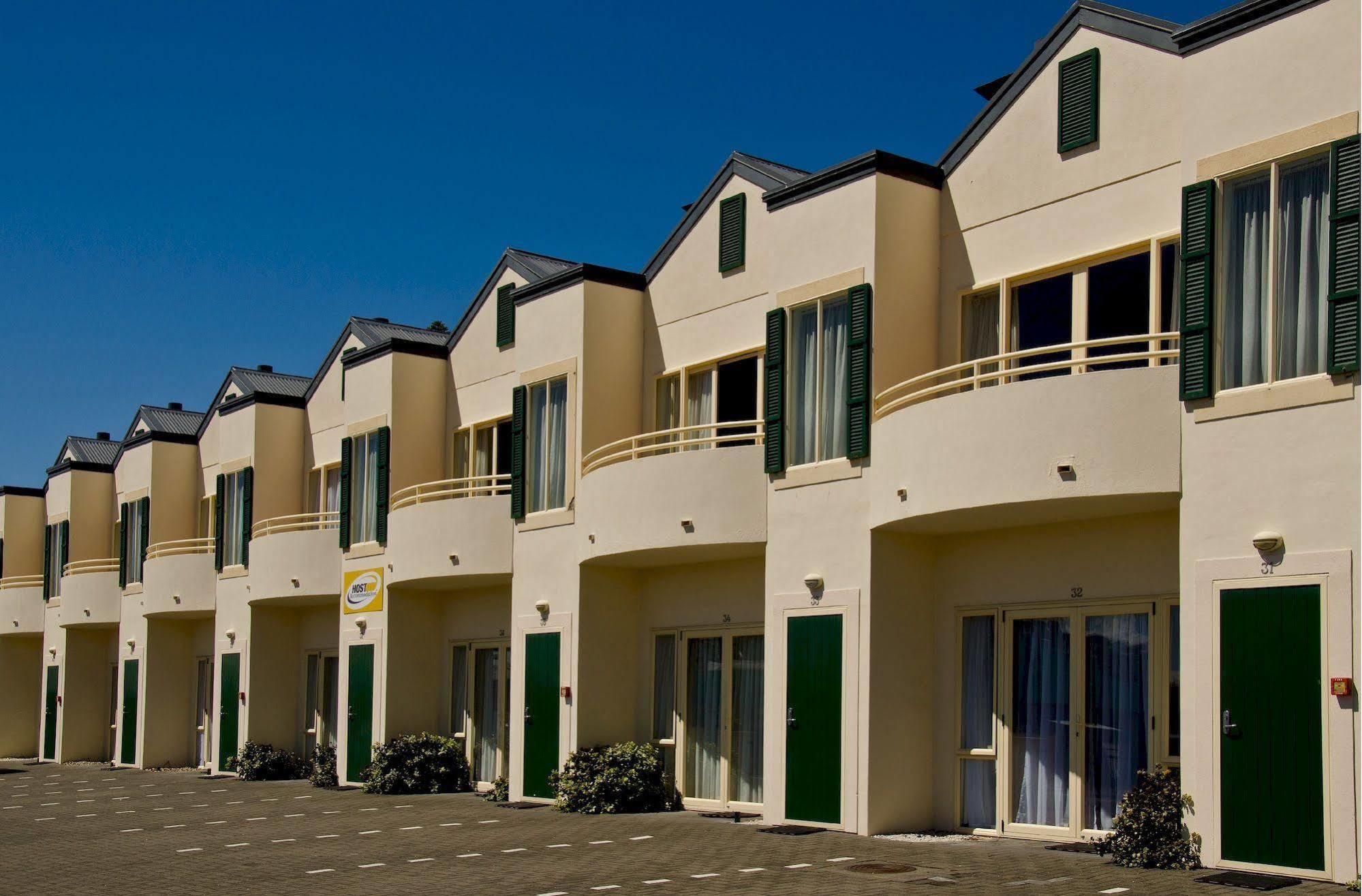 נאפייר Beachfront Motel מראה חיצוני תמונה